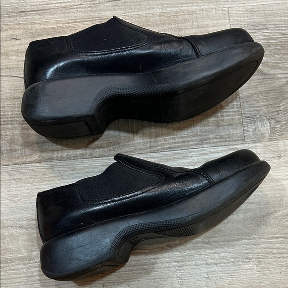 Dansko Women’s Black Leather Slip-On Shoes, size 7 1/2 women’s - Picture 3 of 5